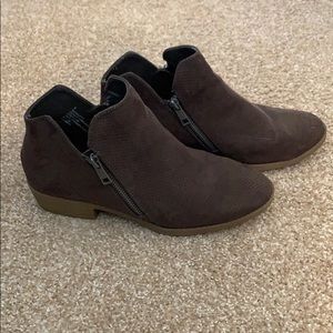 FINAL PRICE {Universal Threads} brown booties
